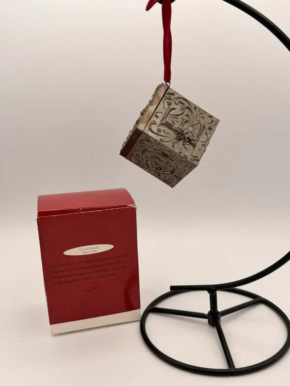 1993 Hallmark Keepsake Ornament Silvery Noel Holiday Container